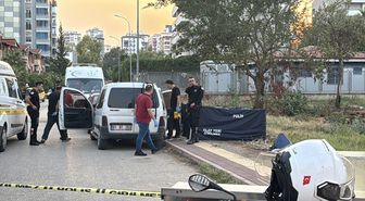 Adana'da Alacak Meselesi Kanlı Bitti: Baba ve Oğul Toprağa Verildi, Firari Zanlı Yakalandı