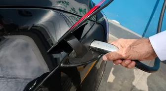 Enerji Şoku Elektrikli Otomobil Satışlarını Patlattı: 2026'da Her 3 Yeni Araçtan 1'i Elektrikli Olacak