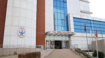 Çiğli Belediye Başkanı'nın makam aracına silahlı saldırı