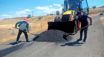 Karlıova'da Köy Yollarında Bakım ve Onarım