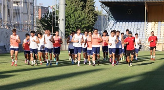 Menemen FK'da Devir Krizi: Ahmet Çoruhlu Talip Oldu, Takım Yeniden Sahada