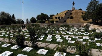 Öğrenciler 510 Şehit Mezar Taşını Yeniledi