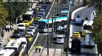 T1 tramvay Fındıklı SON DAKİKA! İstanbul T1 Kabataş-Bağcılar tramvay raylardan mı çıktı, seferler neden durdu?