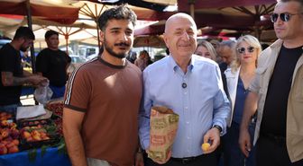 Özdağ Sincan'da Pazar Yerinde Esnafı Dinledi