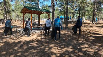 Yalvaç'ta hükümlülerden Orman Park'ta çevre temizliği