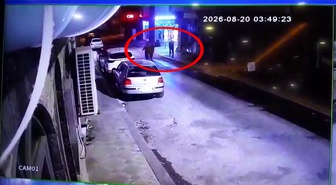 Darıca'da Sahile Yürüyen Kardeşlerin Güvenlik Kamerası Görüntüleri Ortaya Çıktı
