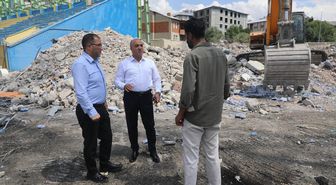 Ağrı Vali Lütfi Yiğenoğlu Şehir Stadyumu yenileniyor