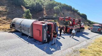 Alaşehir-Eşme Karayolunda Tanker Devrildi: Yol 2 Saat Kapandı