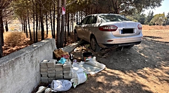Arsuz’da ağaca çarpan otomobilin sürücüsü yaralandı