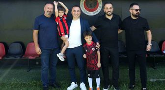 Gençlerbirliği'nden minik Göktuğ'a forma hediyesi
