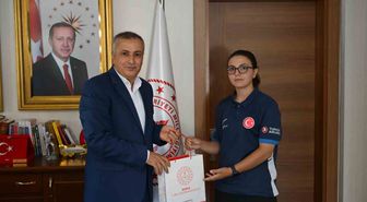 Bursalı Milli Okçu Fatma Nisa Gökdemir'e İl Milli Eğitim Müdürü'nden Tebrik