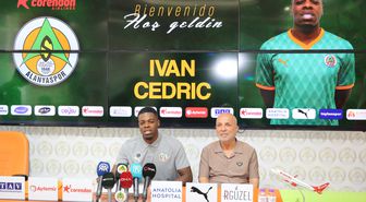 Alanyaspor, Kamerunlu Forvet Ivan Cedric'i 4 Yıllığına Kadrosuna Kattı