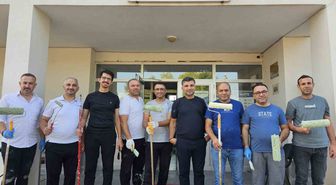 Sivas'ta eğitimcilerden örnek dayanışma: Köy okulunu boyadılar