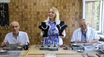 Diyarbakır'ın Kişniş Takısı Geleneksel Yöntemlerle Yaşatılıyor