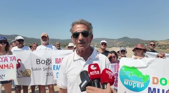 Flamingo Cennetinde Sedde Protestosu: Çevreciler Doğal Sınırlar İstiyor, Yöre Sakinleri Setin Güçlendirilmesini Talep Ediyor