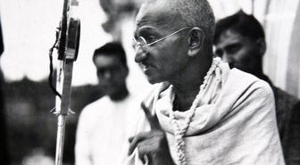 Gandhi'nin el yazısı notları 1,7 milyon dolara satıldı