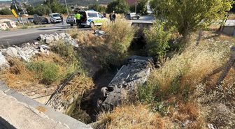Kütahya'da Otomobil Su Kanalına Devrildi: 1 Yaralı