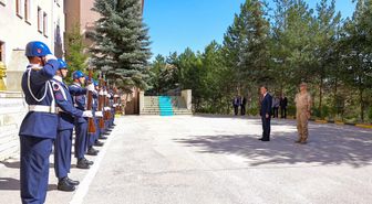 Bayburt Valisi Eldivan'dan Jandarma Komutanı Aslan'a Veda Ziyareti