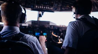153 yolculu uçakta felaketin eşiğinden dönüldü! Pilotların ikisi de uyuyakaldı