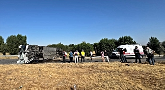 Afyonkarahisar'da Otobüs Devrildi: 22 Yaralı