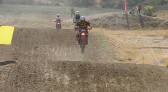 Motokros Şampiyonası'nda ilk günün en hızlıları belli oldu