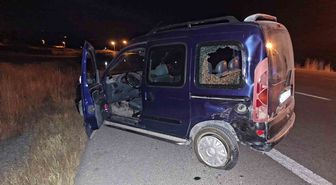 Motosiklet hafif ticari araca arkadan çarptı: 1 yaralı