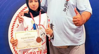 Erzincanlı Karateci Halime Zümra Albayrak Türkiye Üçüncüsü