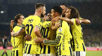 Fenerbahçe İlk Galibiyetini Konyaspor'u 4-2 Yenerek Aldı