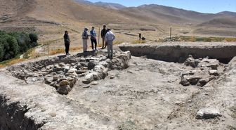 Kaymakam Keser, İremir Höyüğü kazılarını inceledi