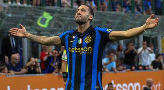 Hakan Çalhanoğlu'nun golüyle Inter, Monza'yı 4-1 yendi