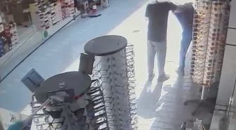 Bursa'da Sakız Boğazına Kaçan PTT Kuryesi Heimlich Manevrasıyla Kurtuldu