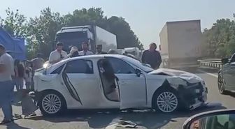 Kocaeli'de 8 Araçlı Çifte Zincirleme Kaza