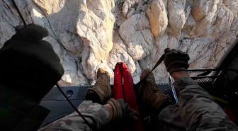 Aladağlar'da Yaralı İngiliz Dağcı Helikopterle Kurtarıldı