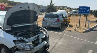 Kula'da kavşakta feci kaza: 1 yaralı