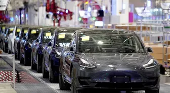 Tesla Çin'de 2,98 Milyon Aracı Geri Çağırıyor: Kapı Kolu Sorunu ve Yazılım Güncellemesi