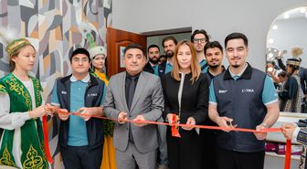 TİKA'dan Kazakistan'da kız çocuklarına kuaförlük atölyesi