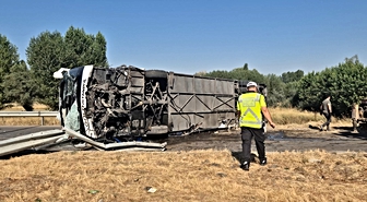 Afyonkarahisar'da Otobüs Devrildi: 22 Yaralı