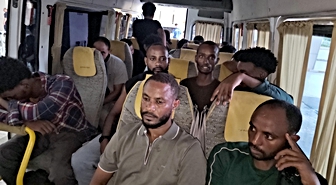 Edirne'de Minibüste 19 Kaçak Göçmen Yakalandı