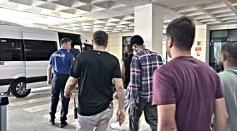 Edirne'de Minibüste 19 Kaçak Göçmen Yakalandı