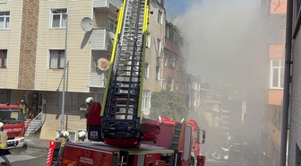 Gaziosmanpaşa'da Çatı Katında Yangın
