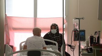 Lösemiyle Savaşan Oğluna 9 Ay Hastanede Anne Şefkati