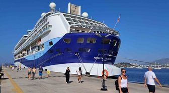 Bodrum'a gelen dev kruvaziyer bin 813 yolcu taşıdı