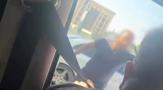 Bursa'da Trafikte Gerginlik: Minibüs Şoförü Otomobil Sürücüsünün Üzerine Yürüdü