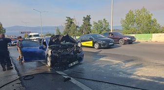 Mudanya'da Seyir Halindeki Otomobil Alev Aldı