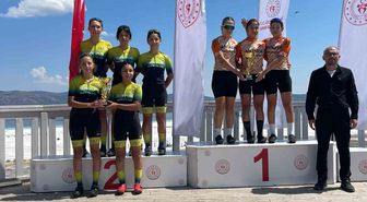 Sivas Gençlik Spor Kulübü U17 Kadın Bisiklet Takımı Türkiye İkincisi