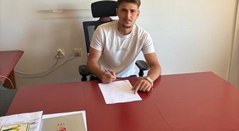 Sivasspor, Altyapıdan Ayberk Selvili ile 3 Yıllık Profesyonel Sözleşme İmzaladı