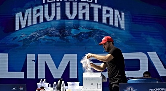 TEKNOFEST Mavi Vatan'da Çocuklara Bilim Şovu