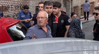 Düğün Konvoyunda Korkutan Kaza: Damadın Amcası Binaya Çarptı, 1 Yaralı