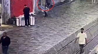İstiklal Caddesi'nde Hırsızlık Anı Kamerada: Şüpheli Tutuklandı
