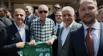 Erdoğan'dan Muğlaspor'a Forma ve Tebrik